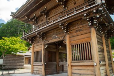 Die religiöse Weltanschauung der Japaner: Buddhismus und Shintō